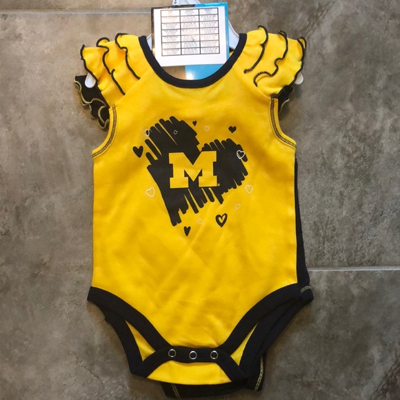 University of Michigan 2pc creeper set NWT size 3/6 months - Picture 2 of 5